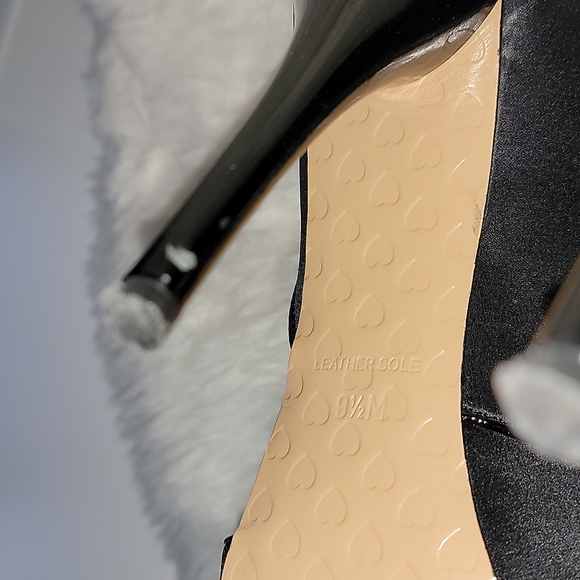 Betsy Johnson black satin pumps - Picture 4 of 4